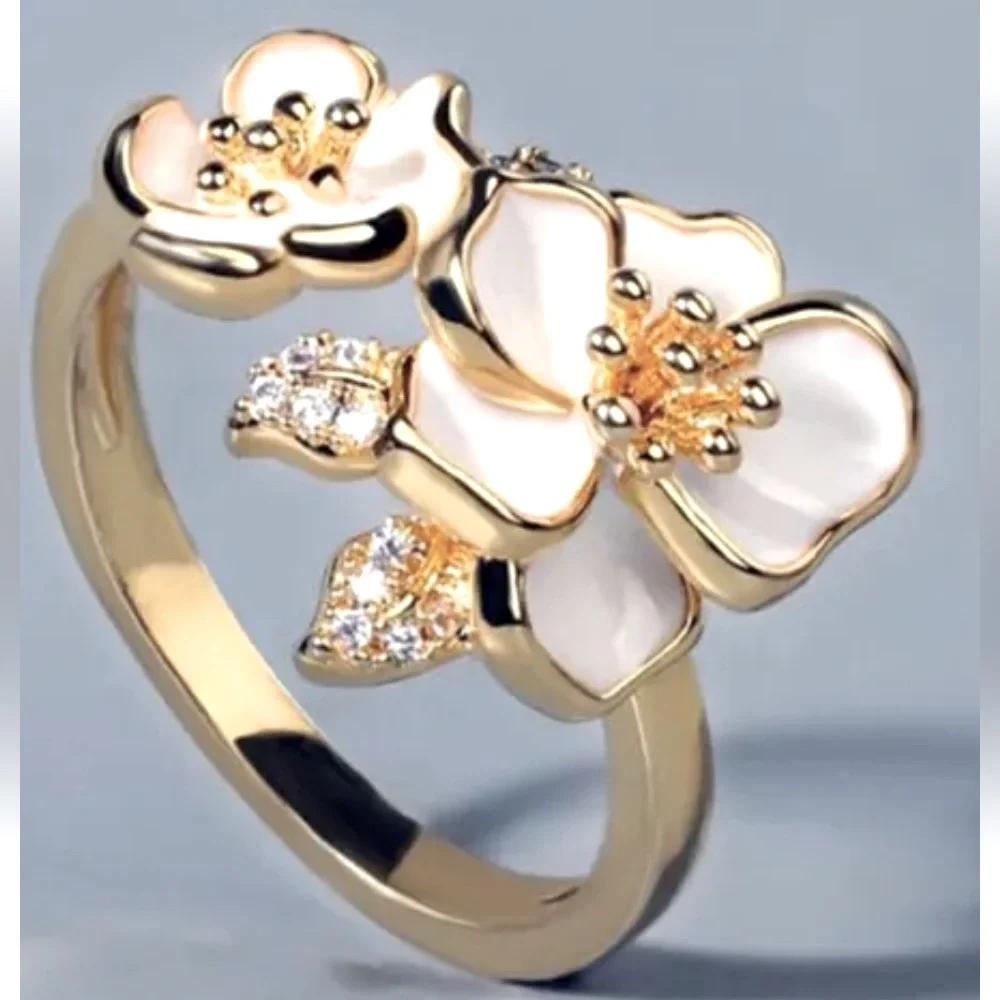 New Beautiful 18k Yellow Gold Over Silver Sapphire Flower Ring